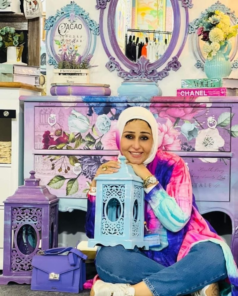 من نحن